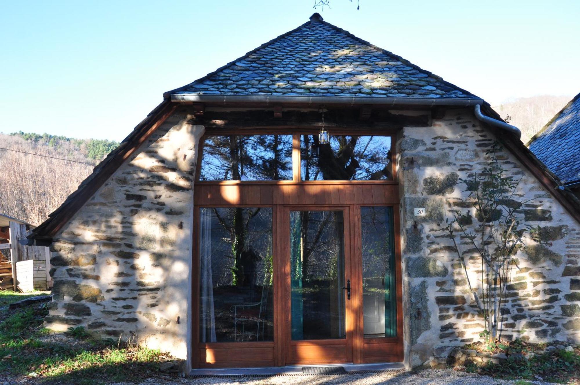 Gite Le Couderc De Coubisou, Grange Renovee Exterior photo