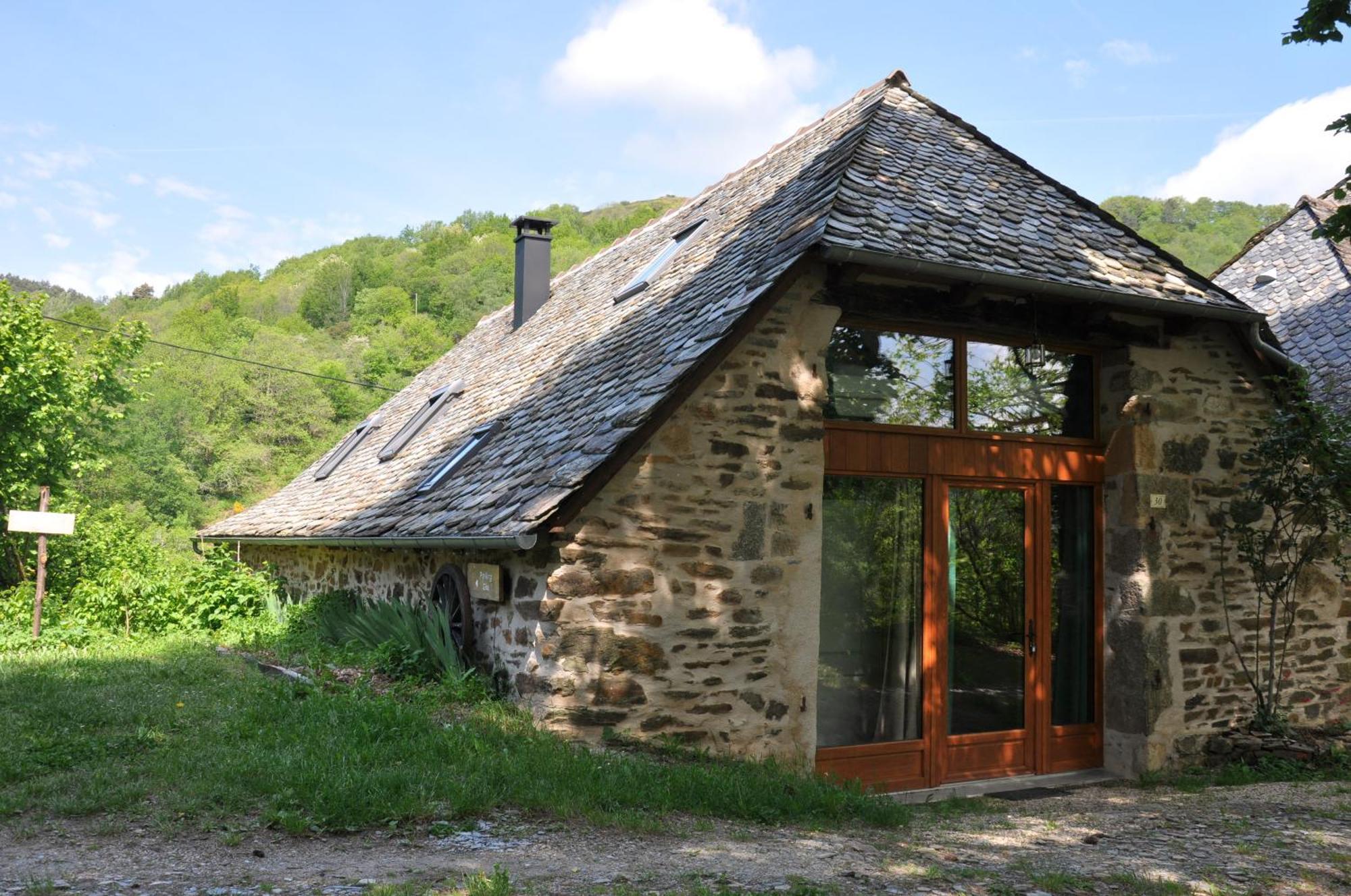 Gite Le Couderc De Coubisou, Grange Renovee Exterior photo